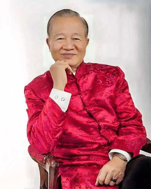 顴骨明擺著