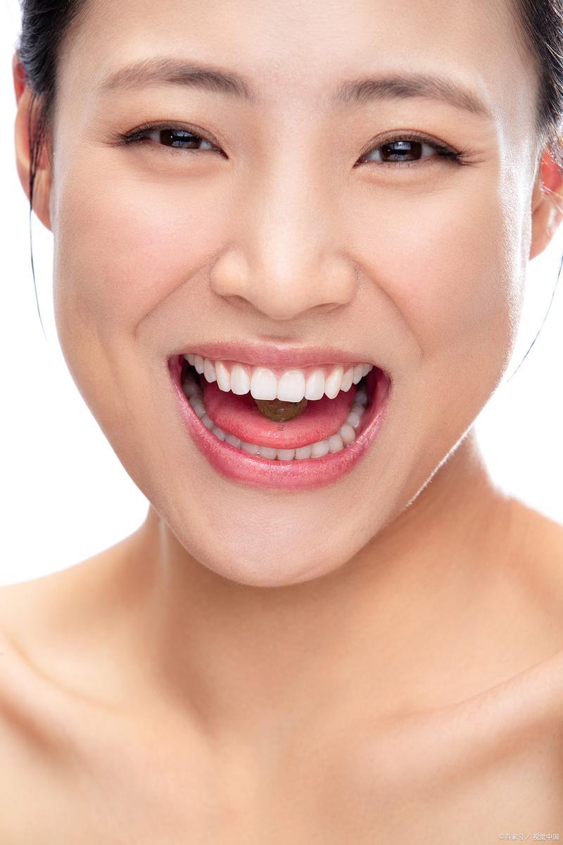 有酒窩的女人代表什么