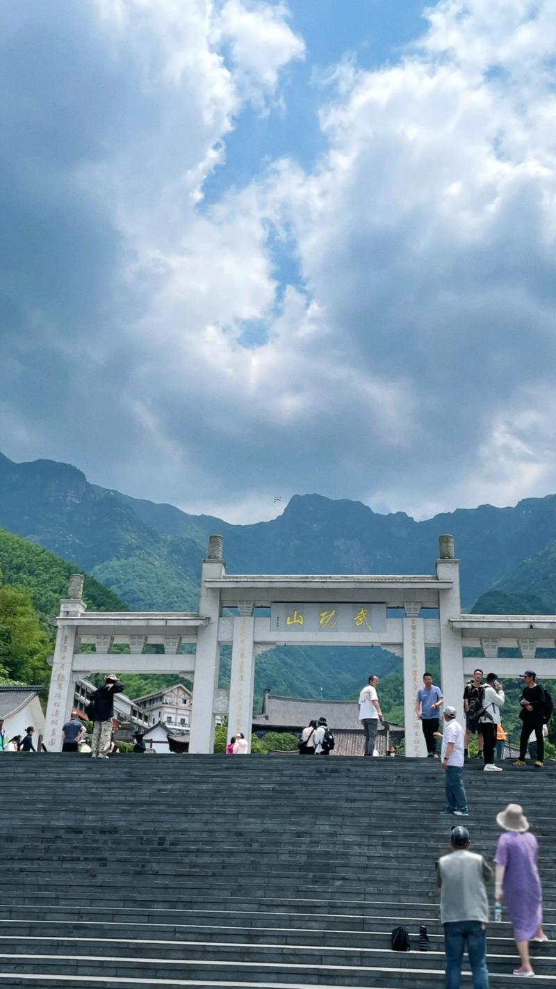 夢到爬山