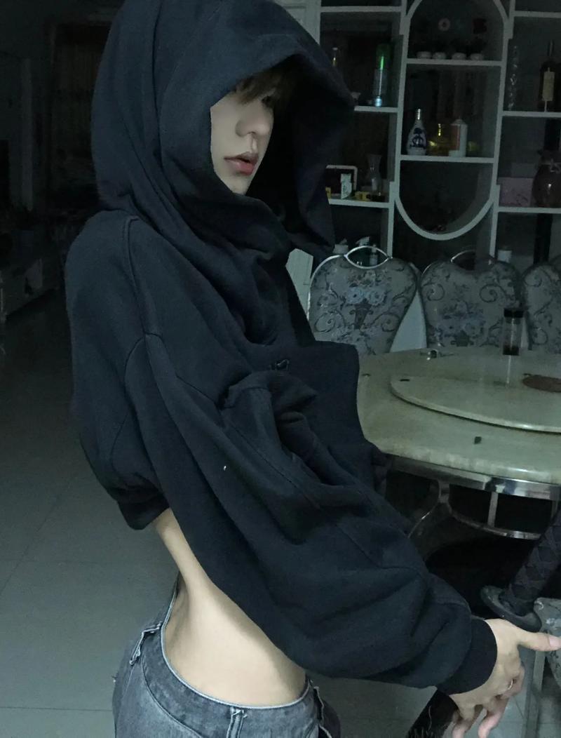 腰窩男生