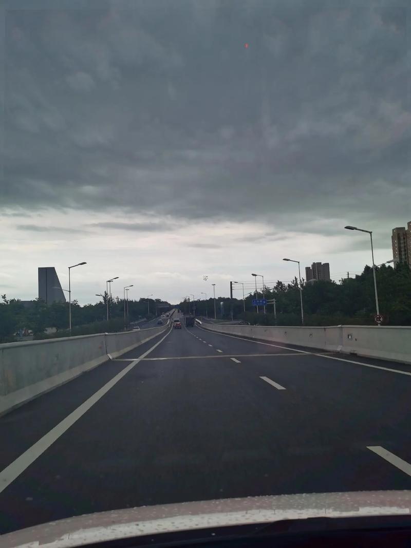 夢(mèng)見烏云
