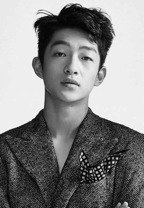 鼻子小的男人
