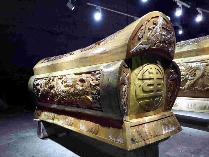 夢(mèng)見好多棺材