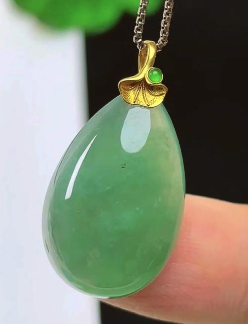 水滴吊墜得聚財(cái)寓意