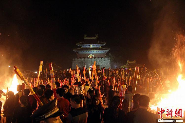 2025年12月最佳上香黃道吉日