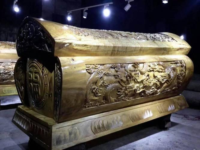 夢見一堆死人