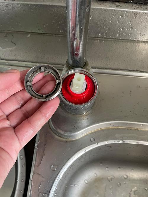 廚房水龍頭漏水