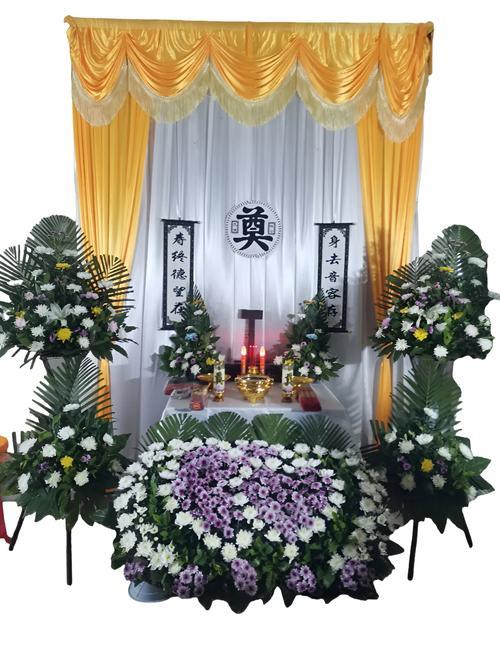 夢(mèng)見(jiàn)靈堂