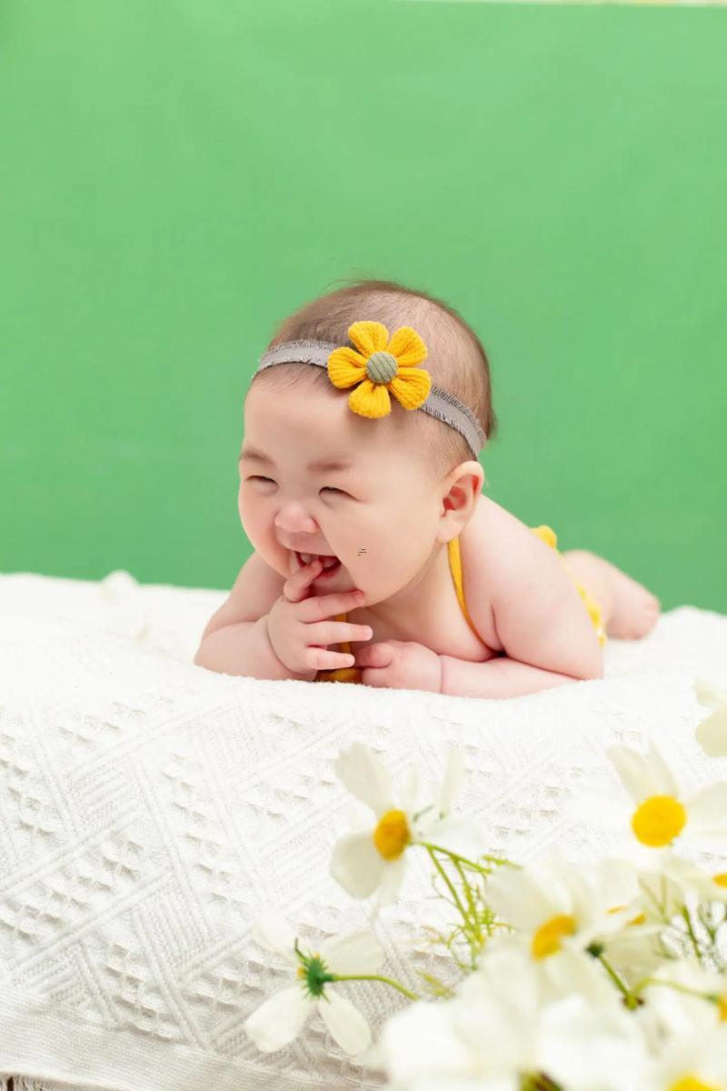 夢(mèng)見狠多小孩