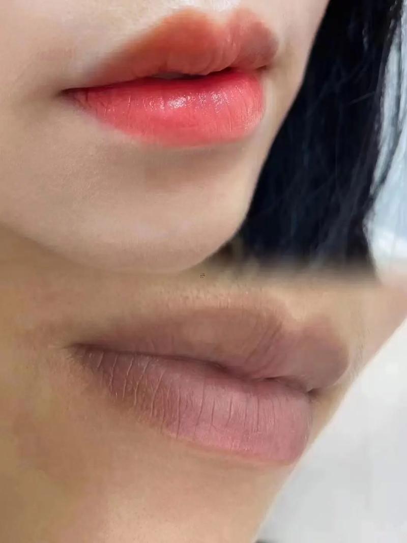 嘴唇上薄下厚