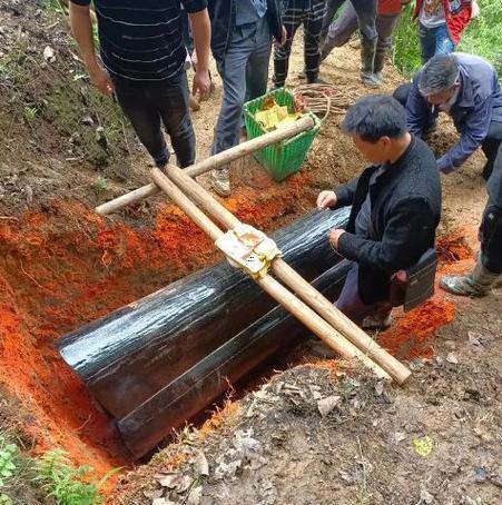 夢(mèng)見死人棺材