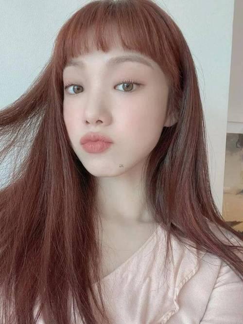 臉大的女生