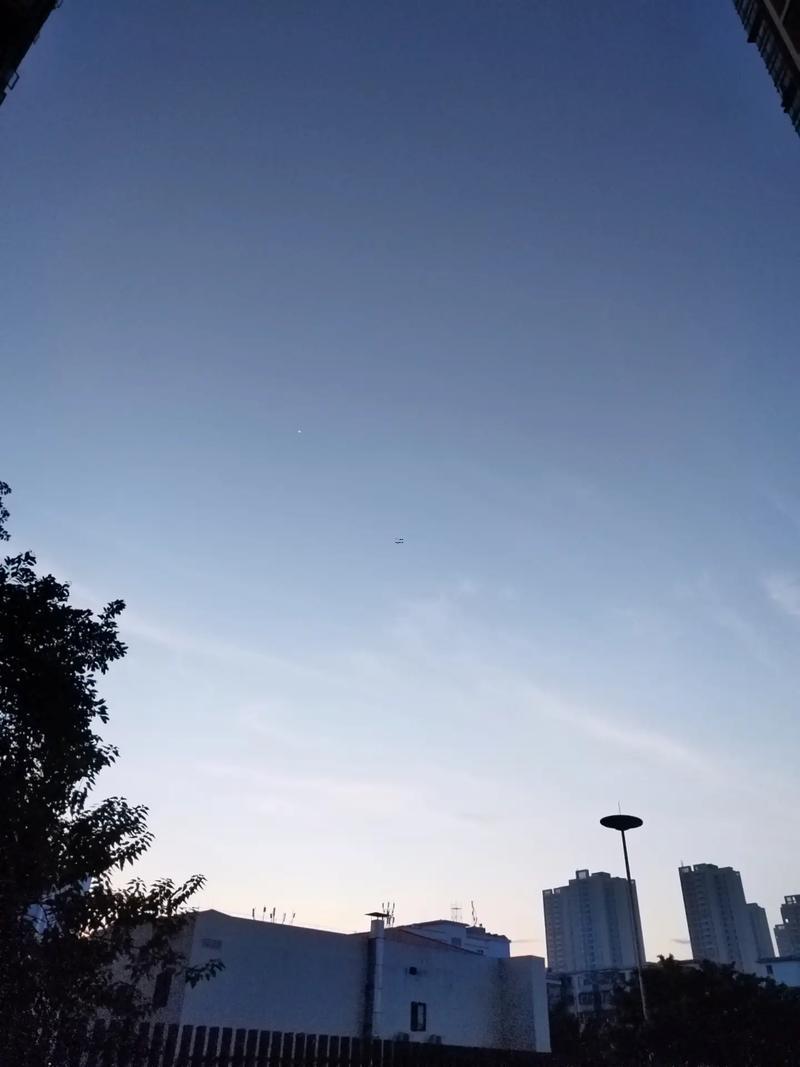 清晨七點